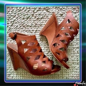 B. Makowsky Cutout Brown Leather Wedges Sandal